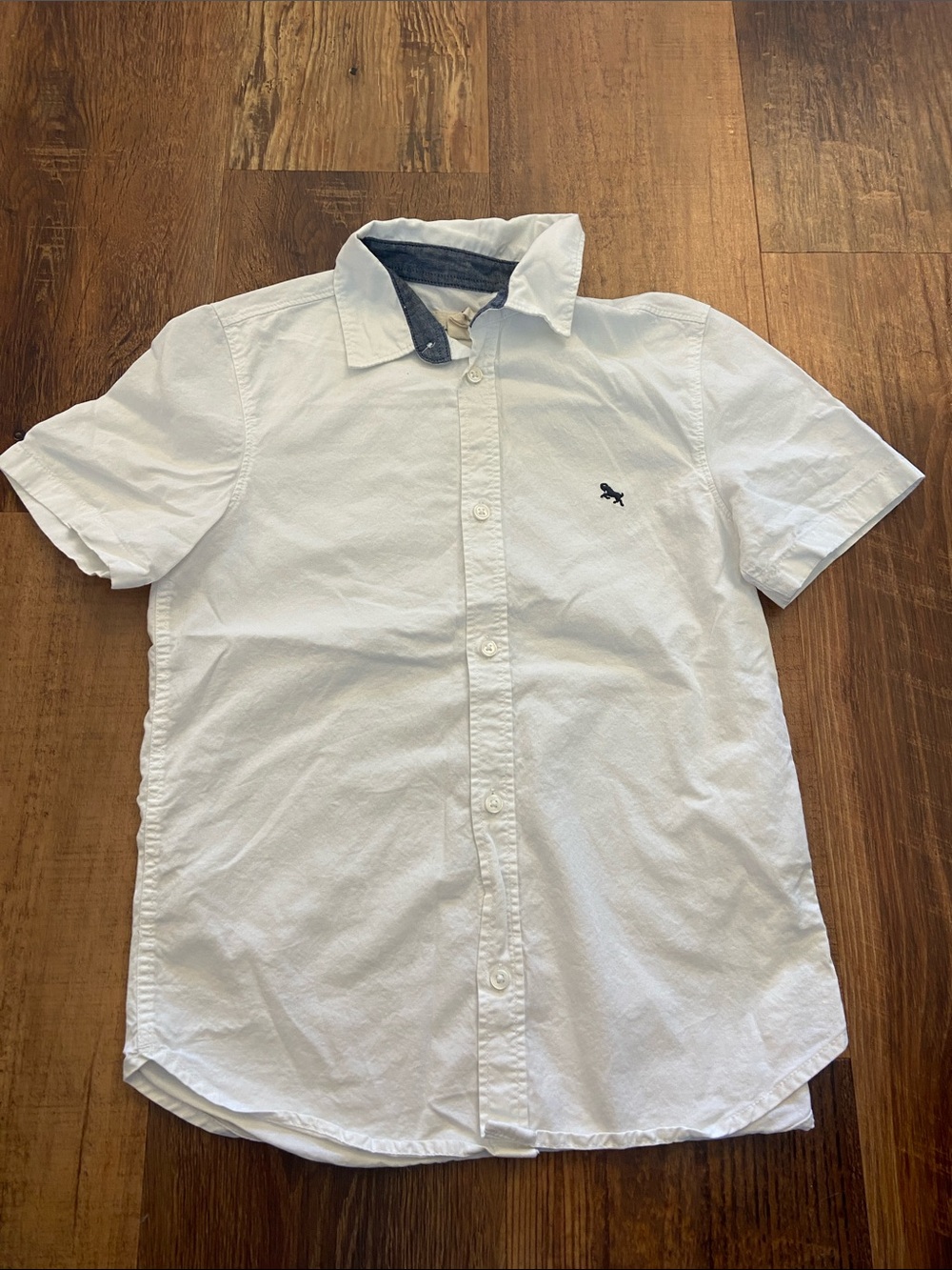 H&M White Short-Sleeve Button-Down Shirt with Navy Contrast